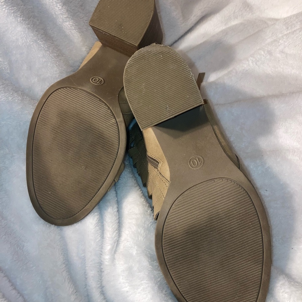 🧸 universal Thread stylish Tan Strappy Sandals s… - image 5